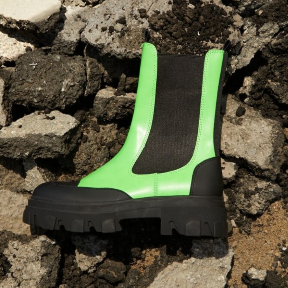 Color Block Lug Sole Boots